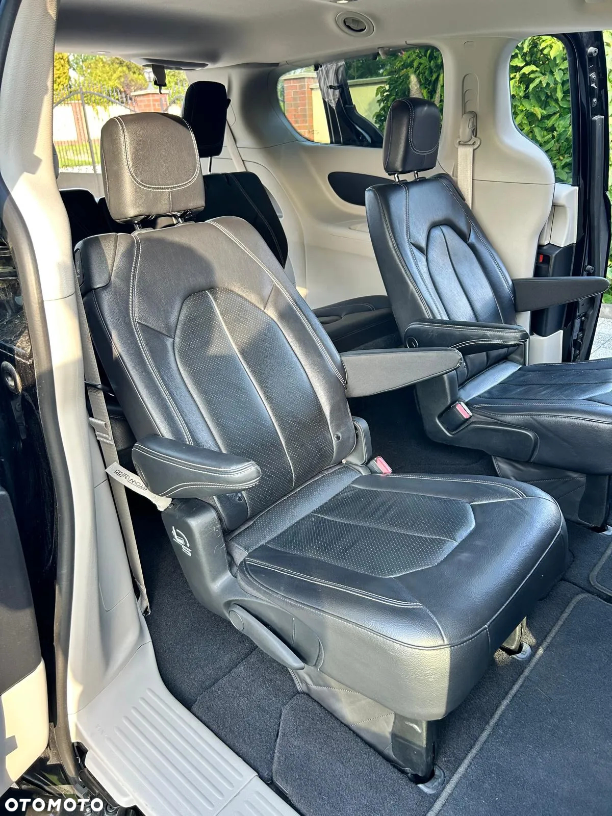 Chrysler Pacifica - 12
