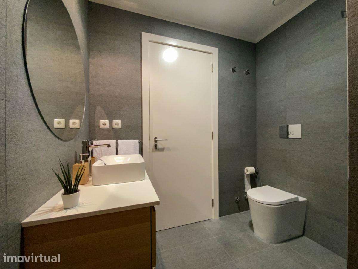 Apartamento com 1 quartos - localizado em Valbom Porto - Grande imagem: 3/9