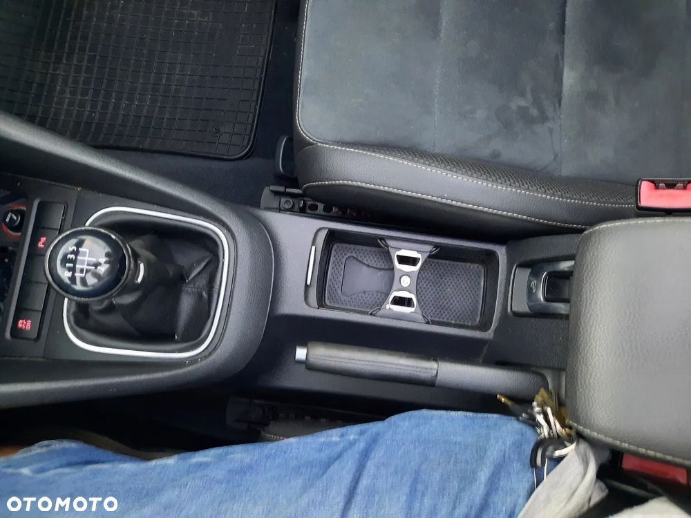 Volkswagen Golf 1.6 TDI Comfortline - 36