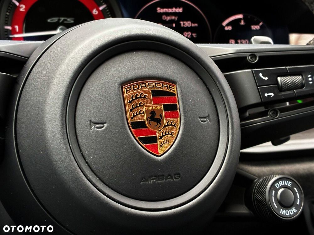 Porsche 911 Carrera 4 GTS - 22