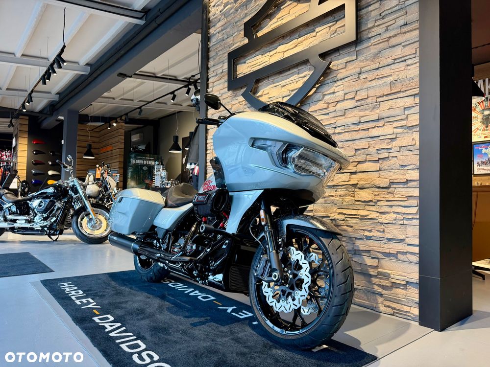 Harley-Davidson Touring Road Glide - 15