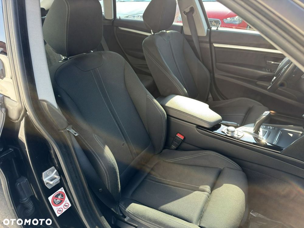 BMW Seria 3 318d MHEV Sport Line - 13