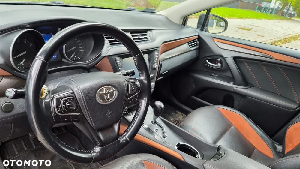 Toyota Avensis 2.0 Premium MS - 10