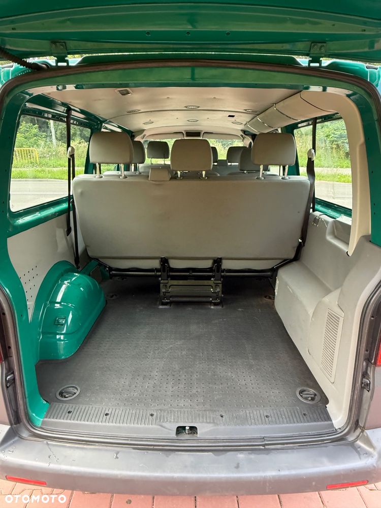 Volkswagen Transporter Shuttle L2 - 18
