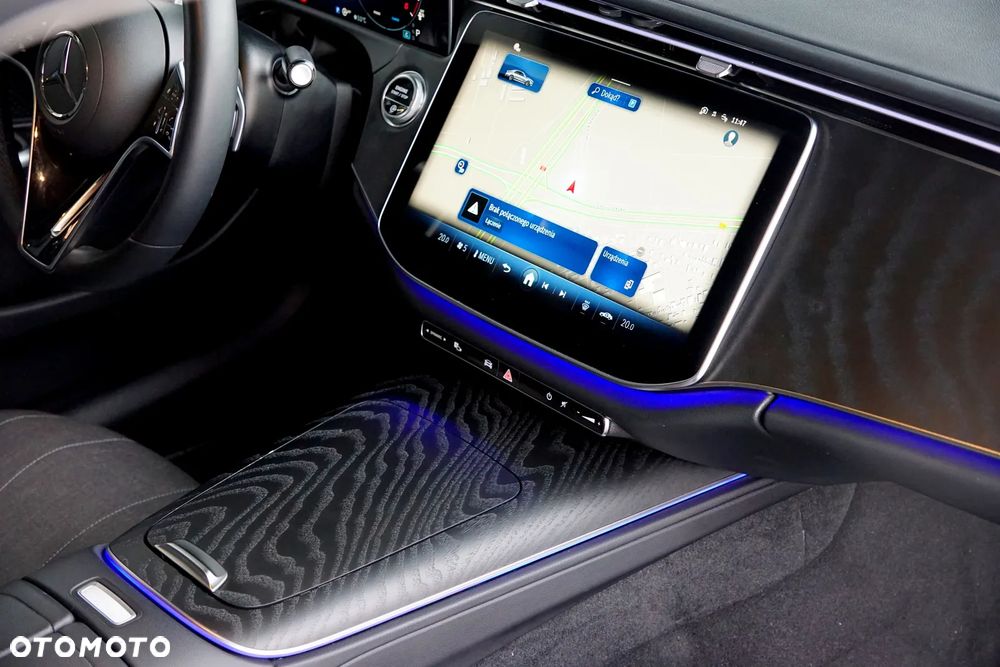 Mercedes-Benz Klasa E 220 d 9G-TRONIC Edition AVANTGARDE - 33