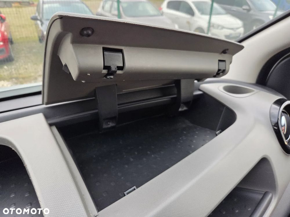 Renault TRAFIC - 24