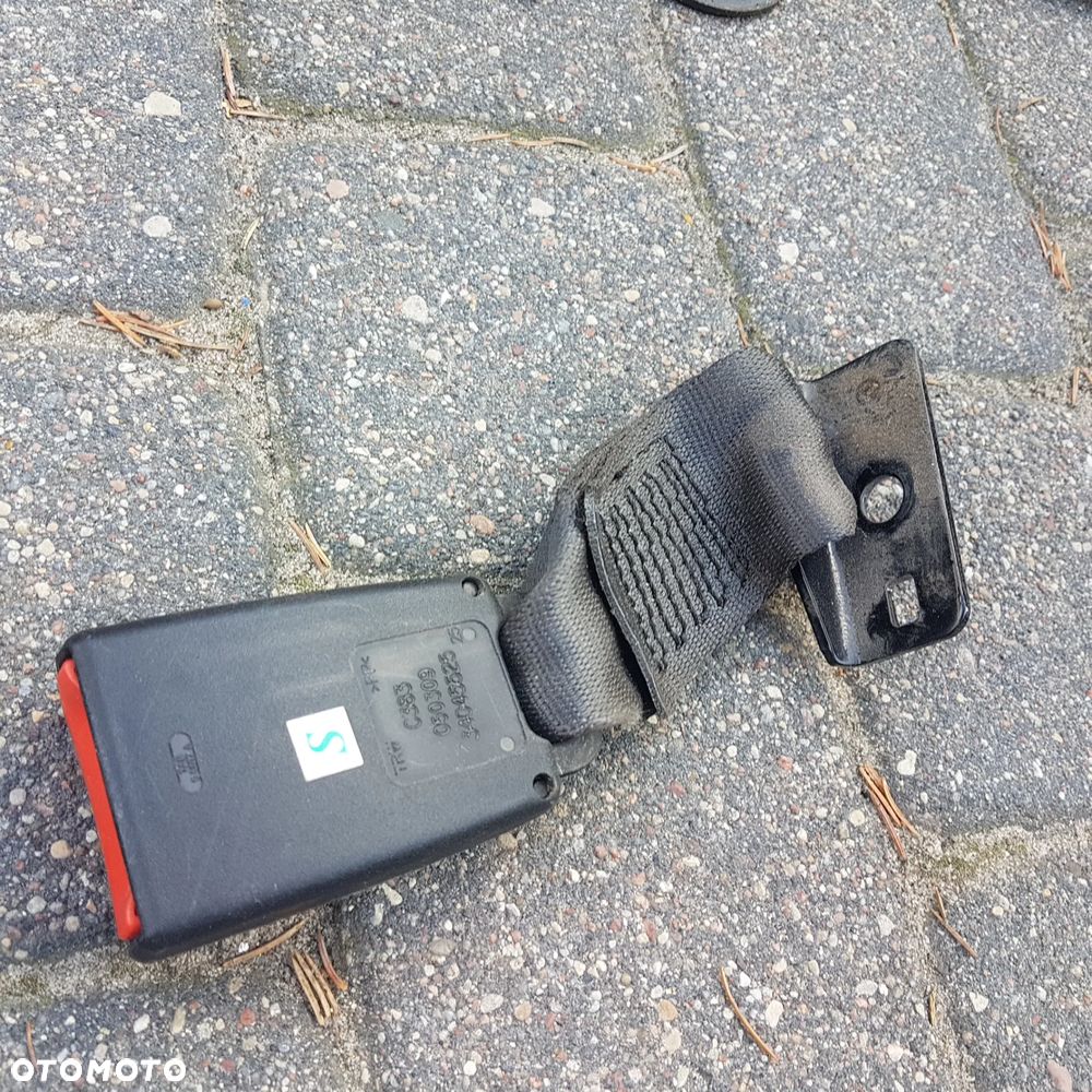 pas pasy zapinka wpinka klamra fotelika tył tylny fiat 500 - 9