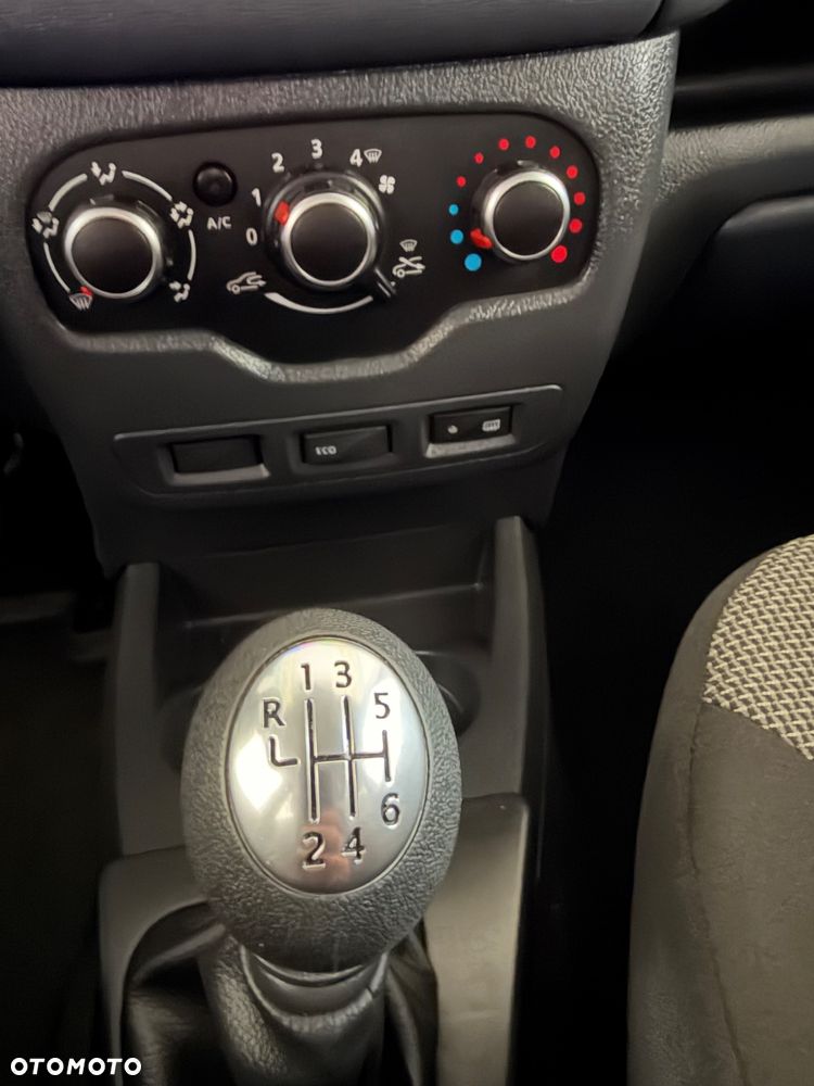 Dacia Lodgy 1.3 TCe Laureate S&S - 28