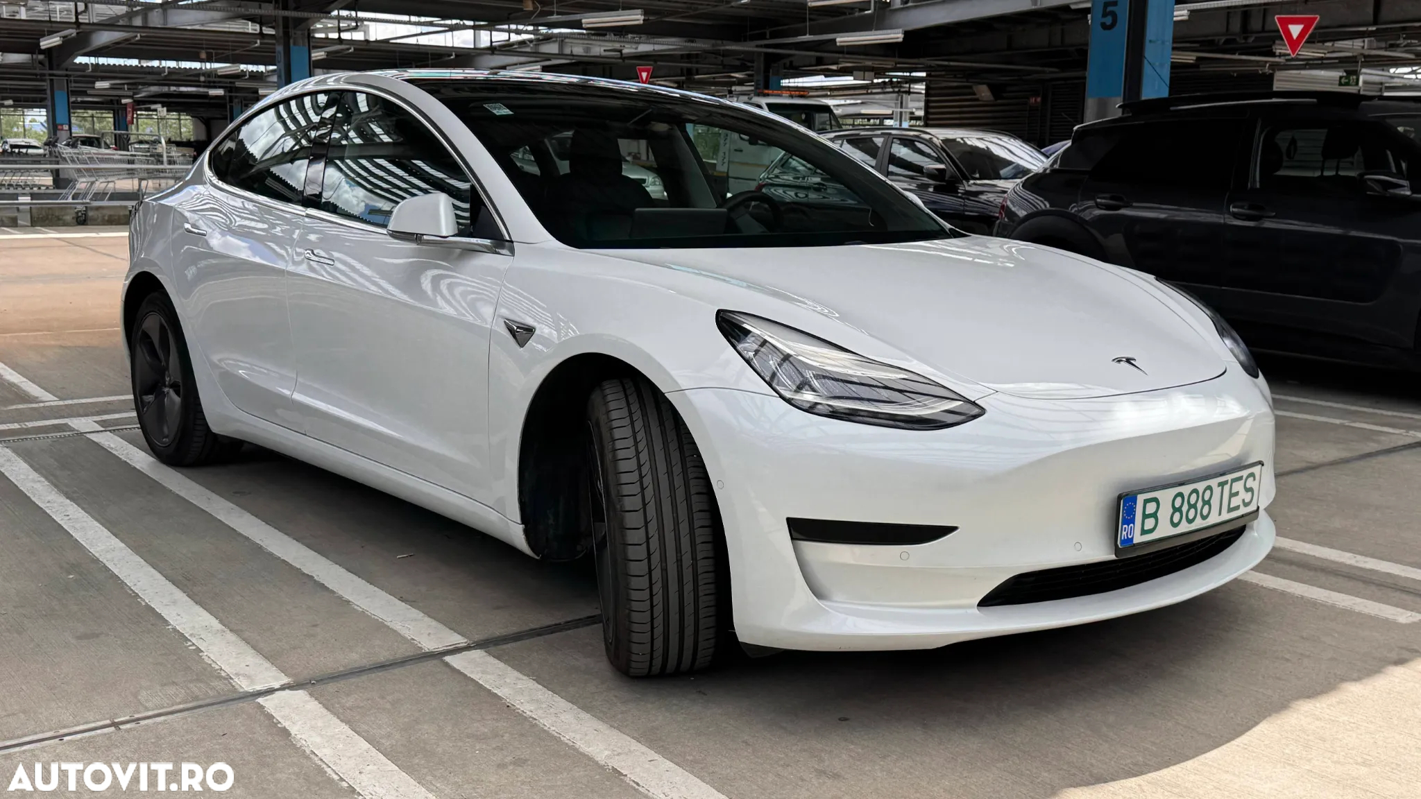 Tesla Model 3 Standard Reichweite Plus Hinterradantrieb - 3