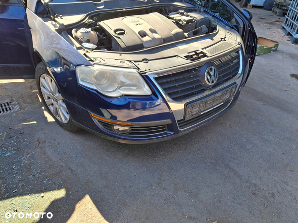VW Passat B6 zderzak przedni  LC5E z Niemiec