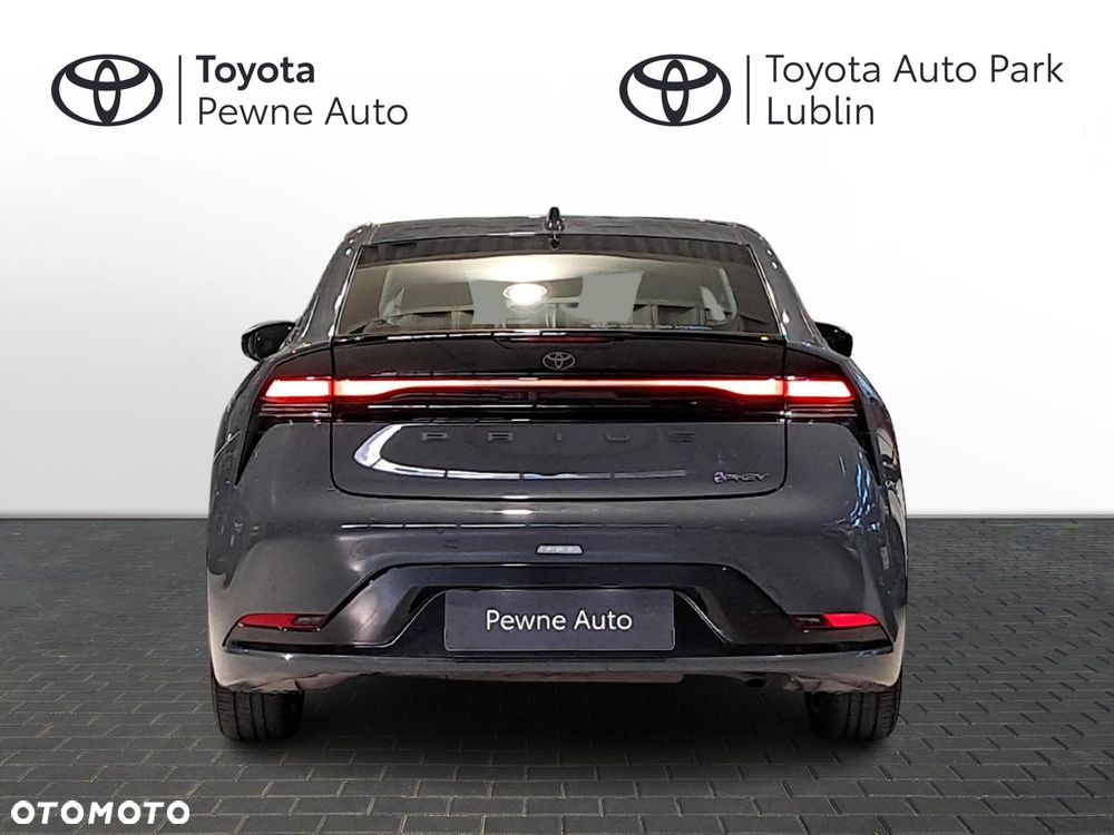 Toyota Prius - 4