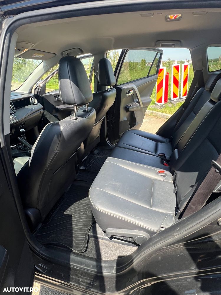 Toyota RAV4 - 12