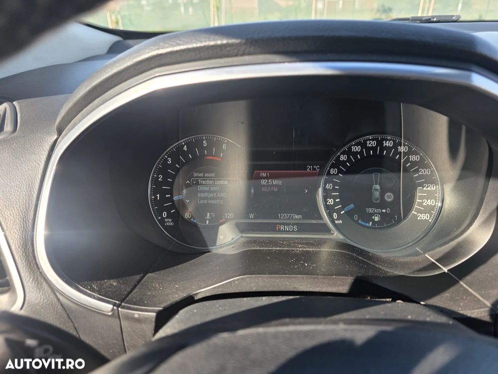 Ford Edge 2.0 TDCi Powershift Titanium - 9