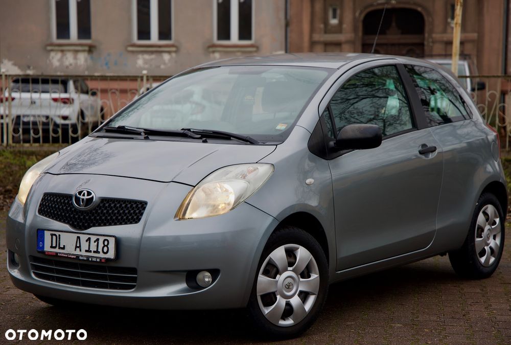 Toyota Yaris 1.0 VVT-i Cool - 4