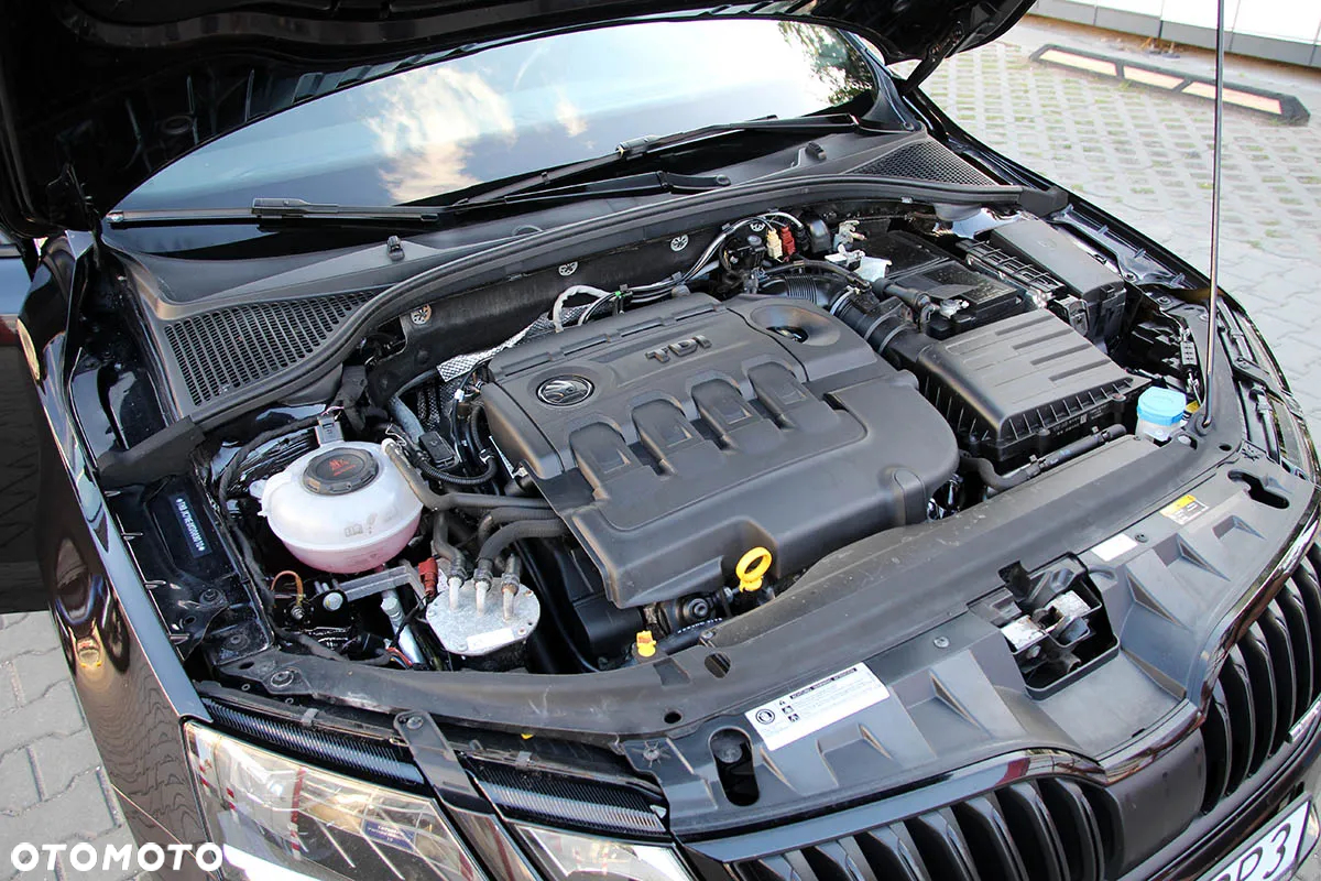Skoda Octavia 2.0 TDI DSG RS - 40