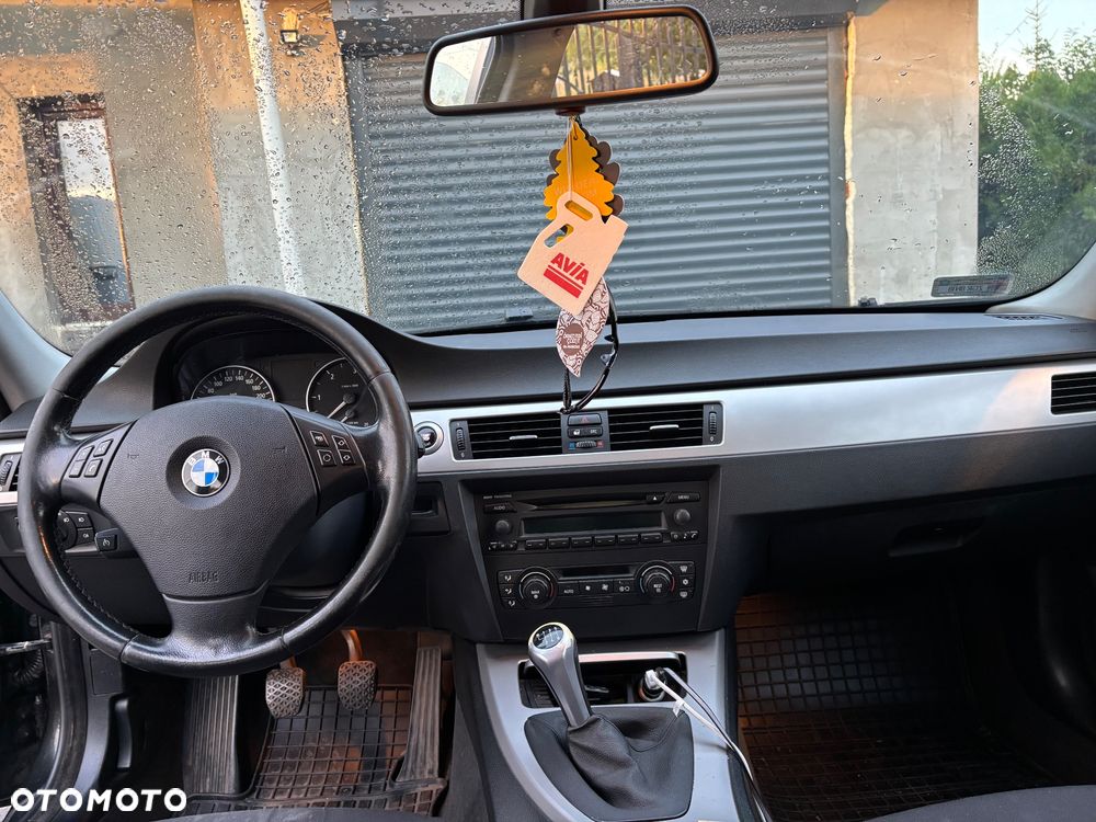 BMW Seria 3 318d DPF - 10