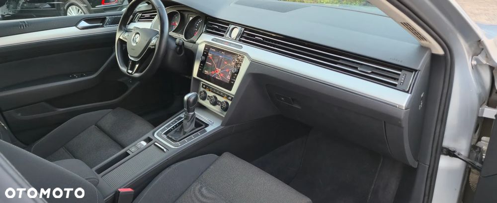 Volkswagen Passat - 14