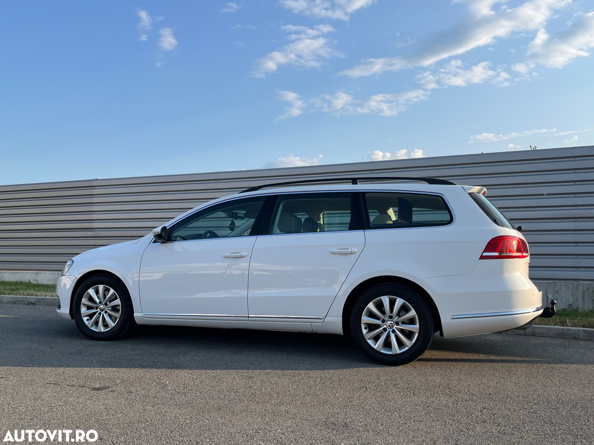 Volkswagen Passat Variant 2.0 TDI DPF DSG Individual - 18