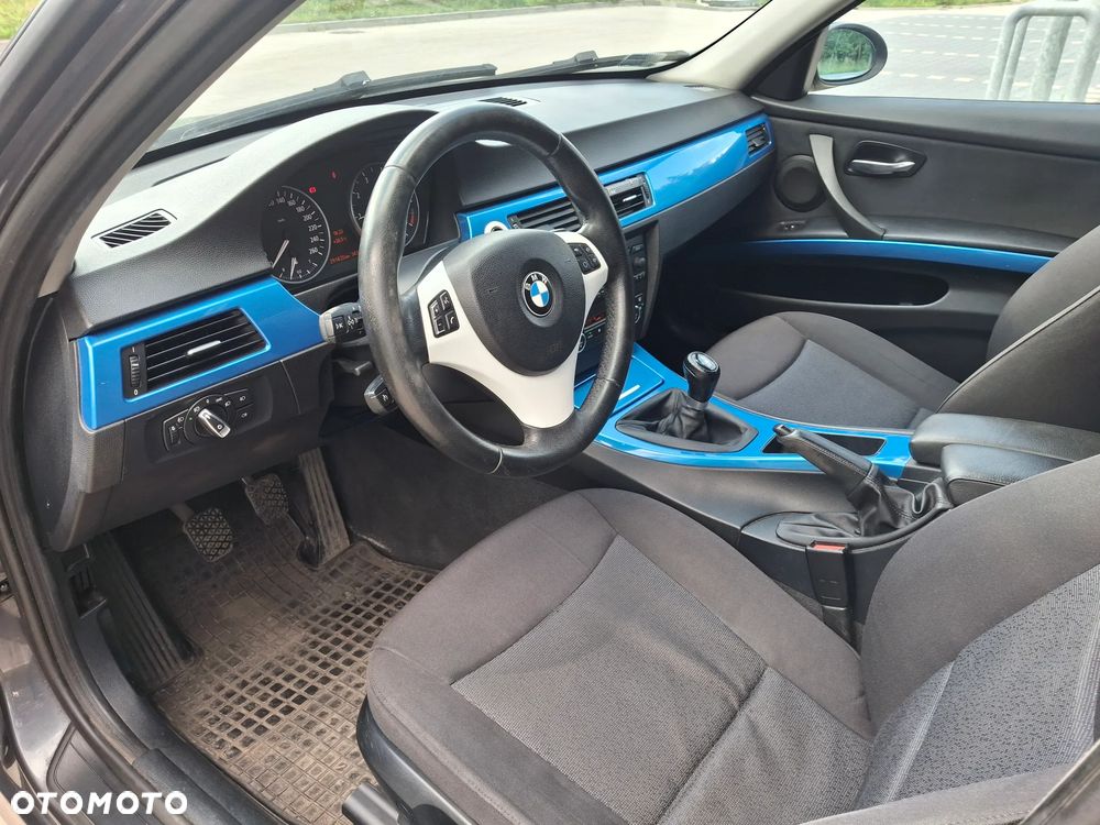 BMW Seria 3 320i - 9