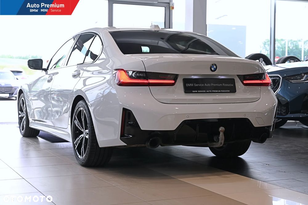 BMW Seria 3 330d xDrive MHEV - 19
