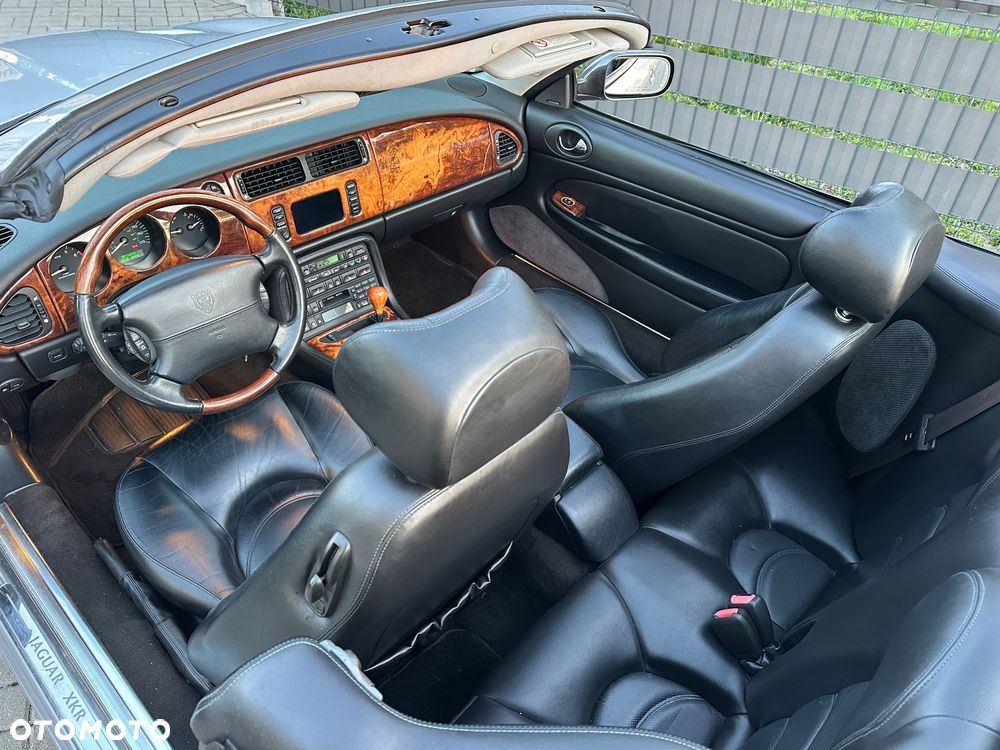 Jaguar XK8 - 14