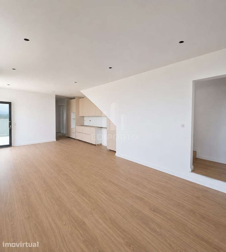 Apartamento T2+1 Totalmente Renovado com 2 Terraços e Box – Pedroso, V - Grande imagem: 3/19