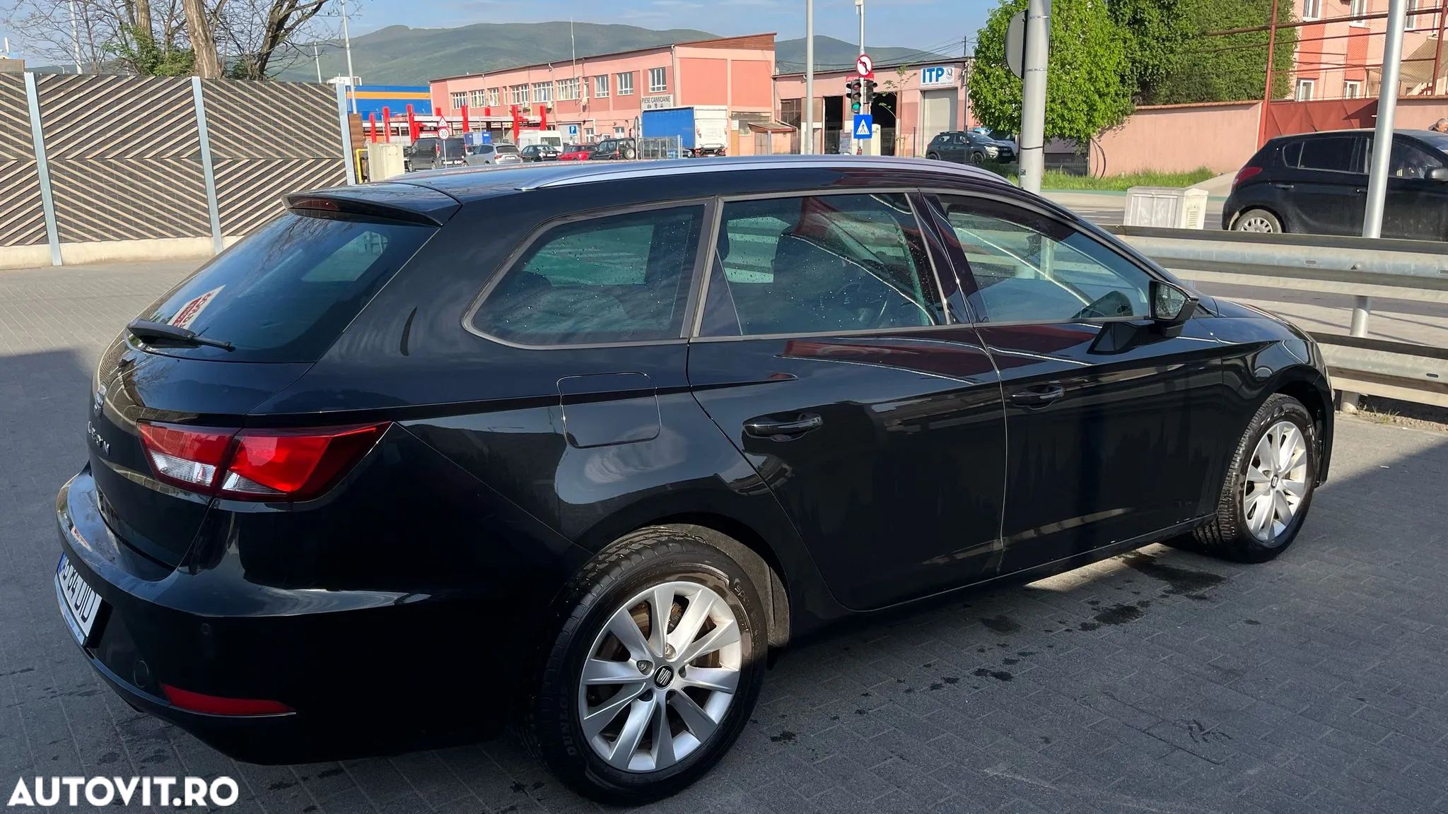 Seat Leon Sportstourer 2.0 TDI DSG Style - 1