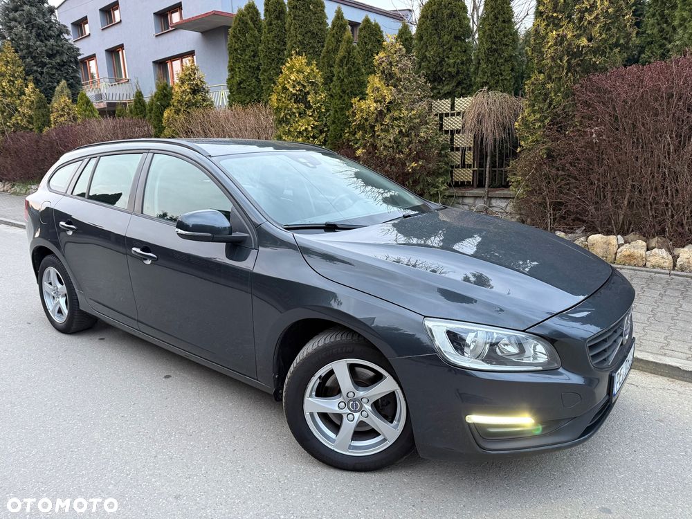 Volvo V60 D2 Momentum - 14