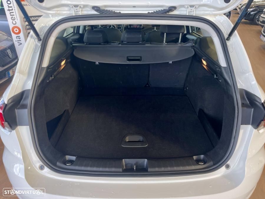 Fiat Tipo Station Wagon 1.3 M-Jet Lounge - 27