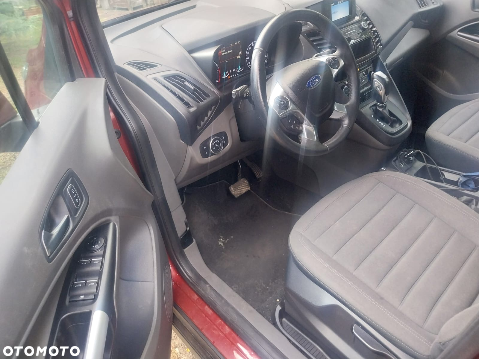 Ford Tourneo Connect - 12