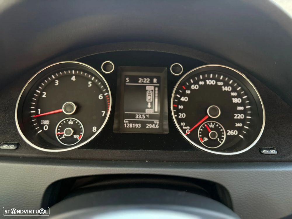 VW Passat Variant 2.0 TSI DSG R-Line - 12