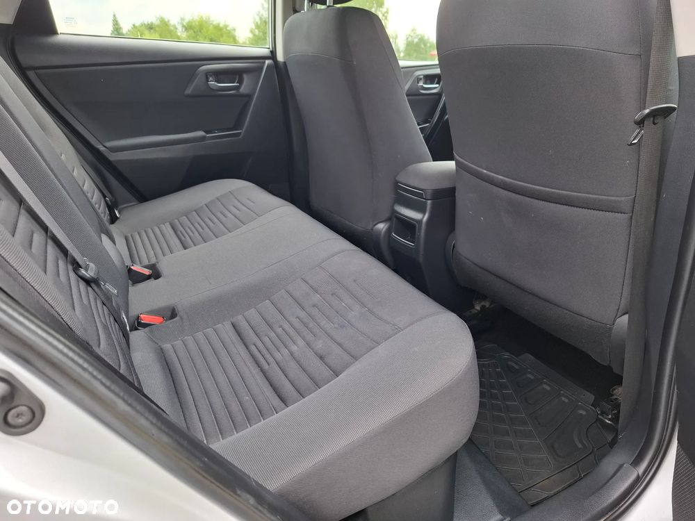 Toyota Auris - 15