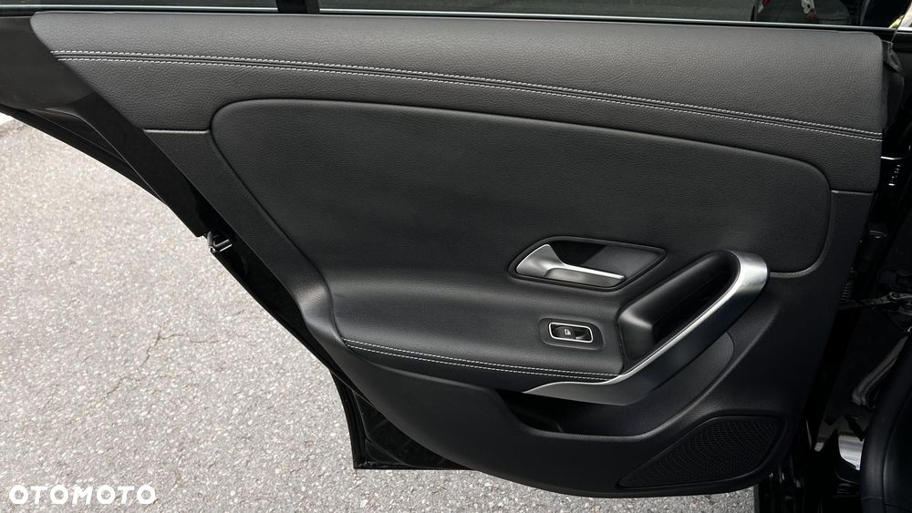 Mercedes-Benz CLA - 25
