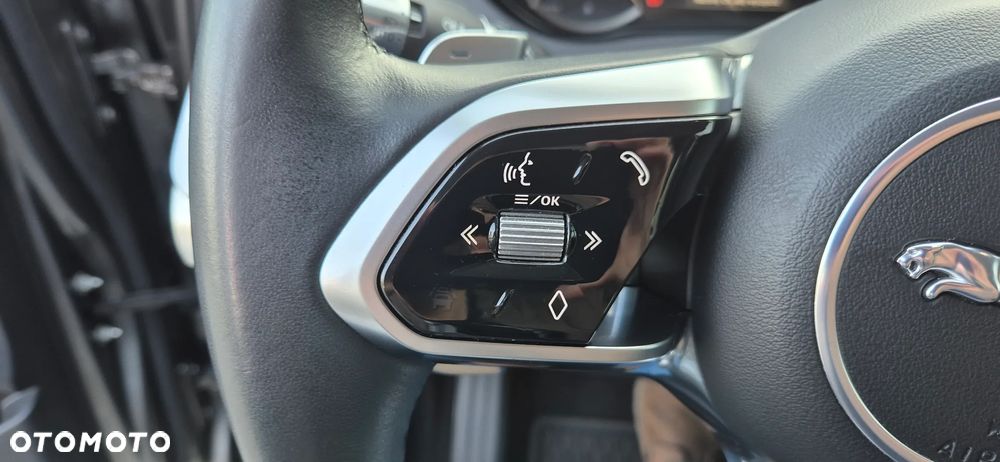 Jaguar E-Pace - 24