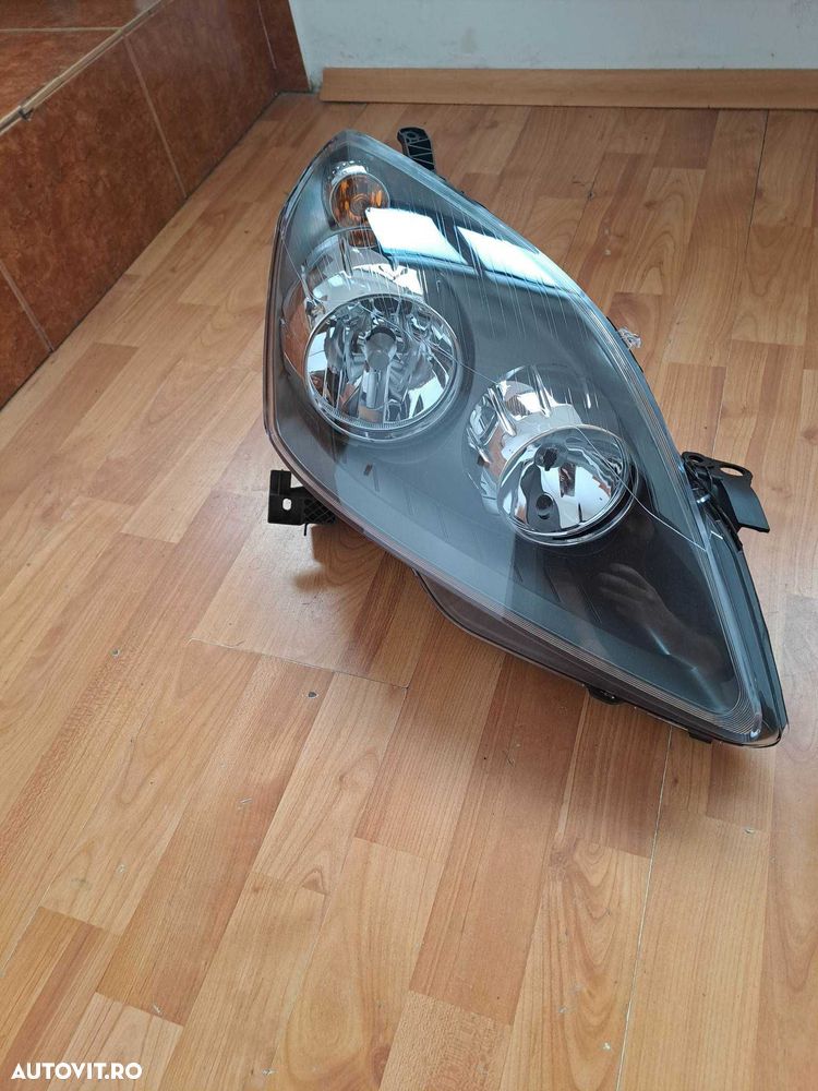 Far stanga/dreapta Opel Zafira B an 2005-2007 , faruri noi - 4