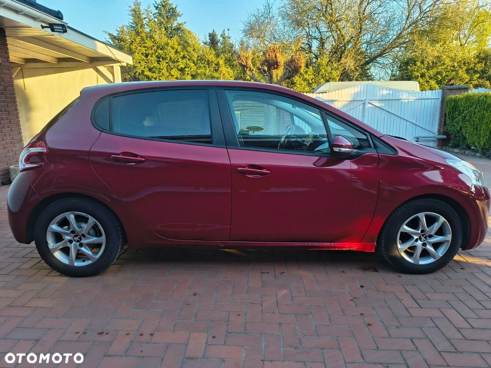 Peugeot 208 1.2 VTi Allure - 11