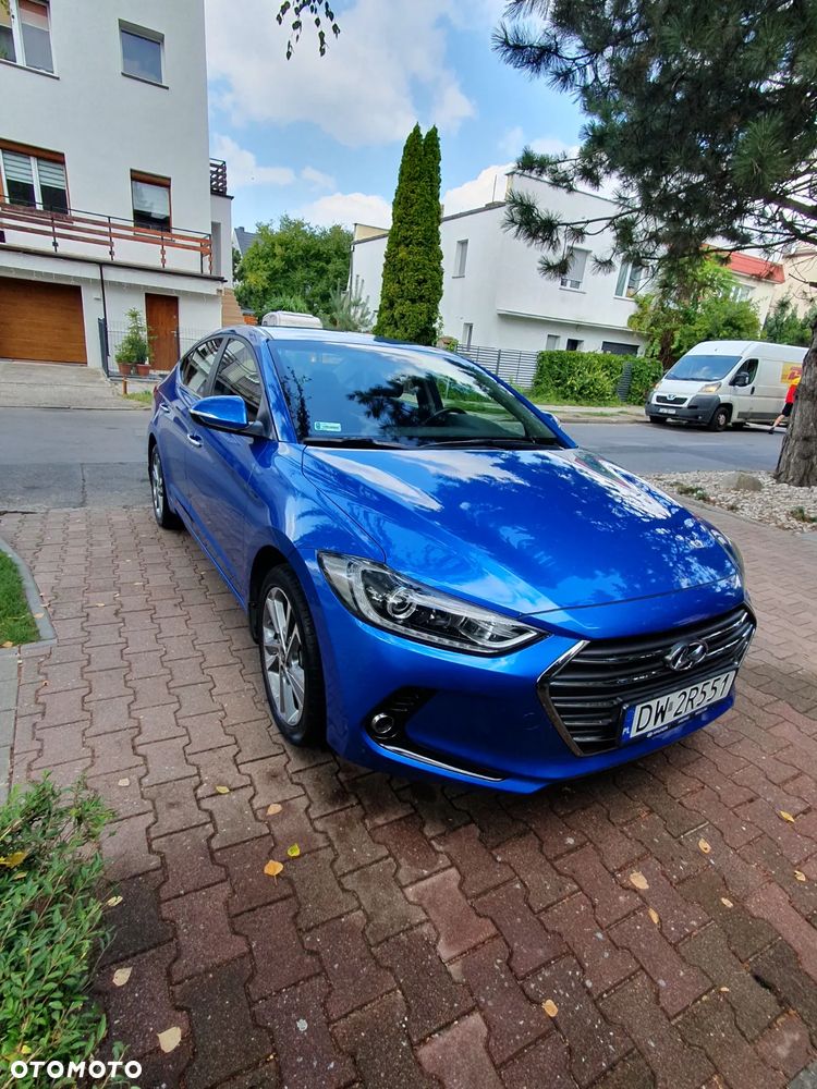 Hyundai Elantra 1.6 Comfort - 3