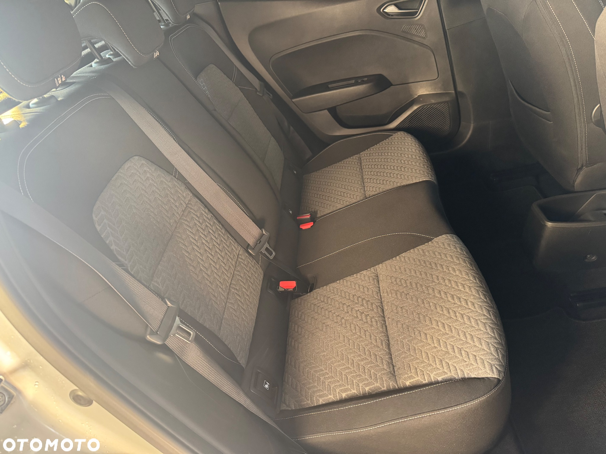 Renault Clio E-TECH Full Hybrid 145 EQUILIBRE - 10