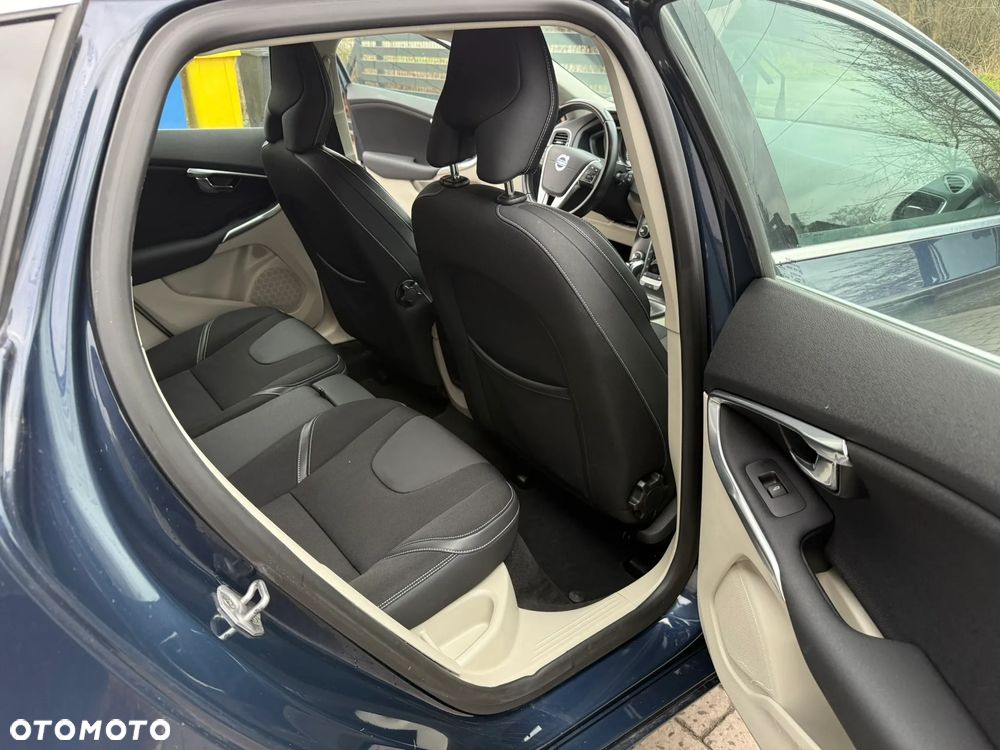 Volvo V40 D4 Drive-E Momentum - 14