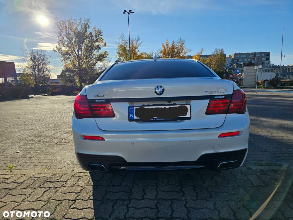 BMW Seria 7 750Li xDrive - 6