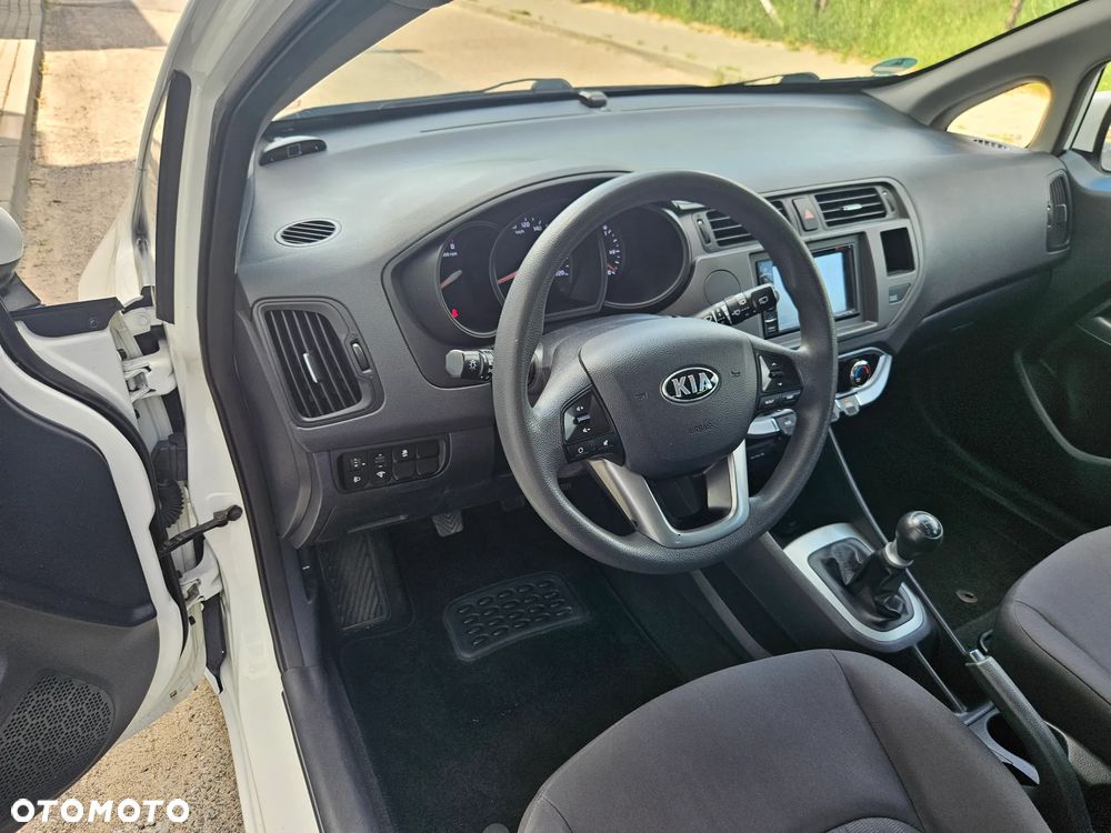 Kia Rio 1.2 Dream Team Edition - 13