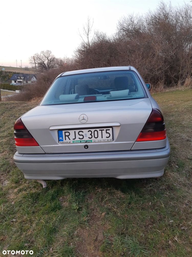 Mercedes-Benz Klasa C 200 T Classic - 2