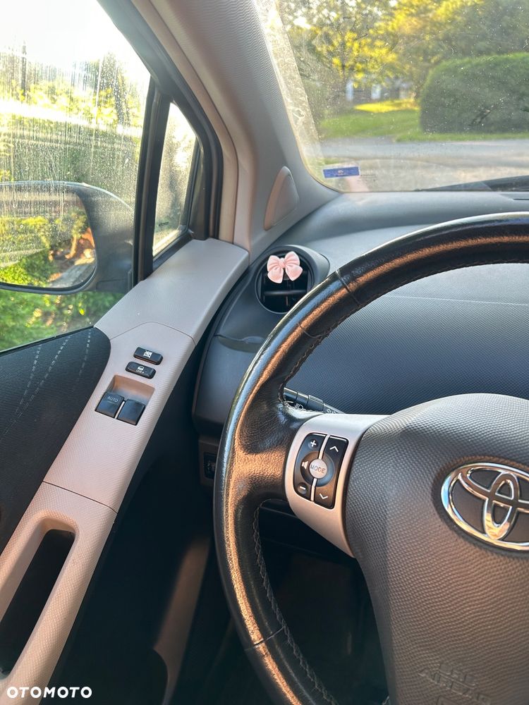 Toyota Yaris 1.3 VVT-i Luna - 6