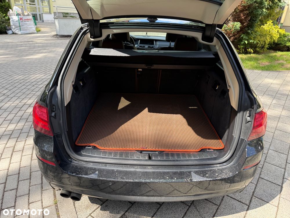 BMW Seria 5 525d - 13