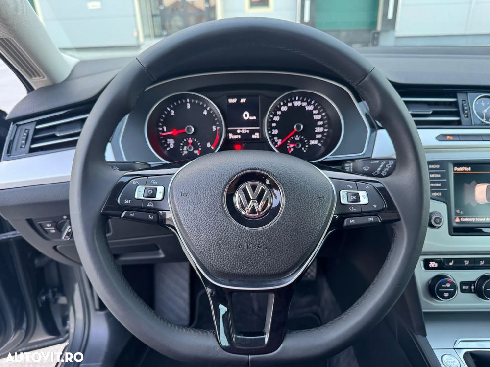 Volkswagen Passat 2.0 TDI (BlueMotion Technology) Comfortline - 10