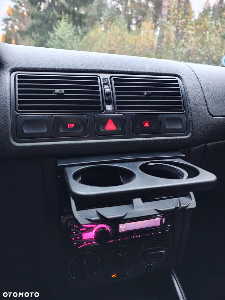 Volkswagen Golf - 25