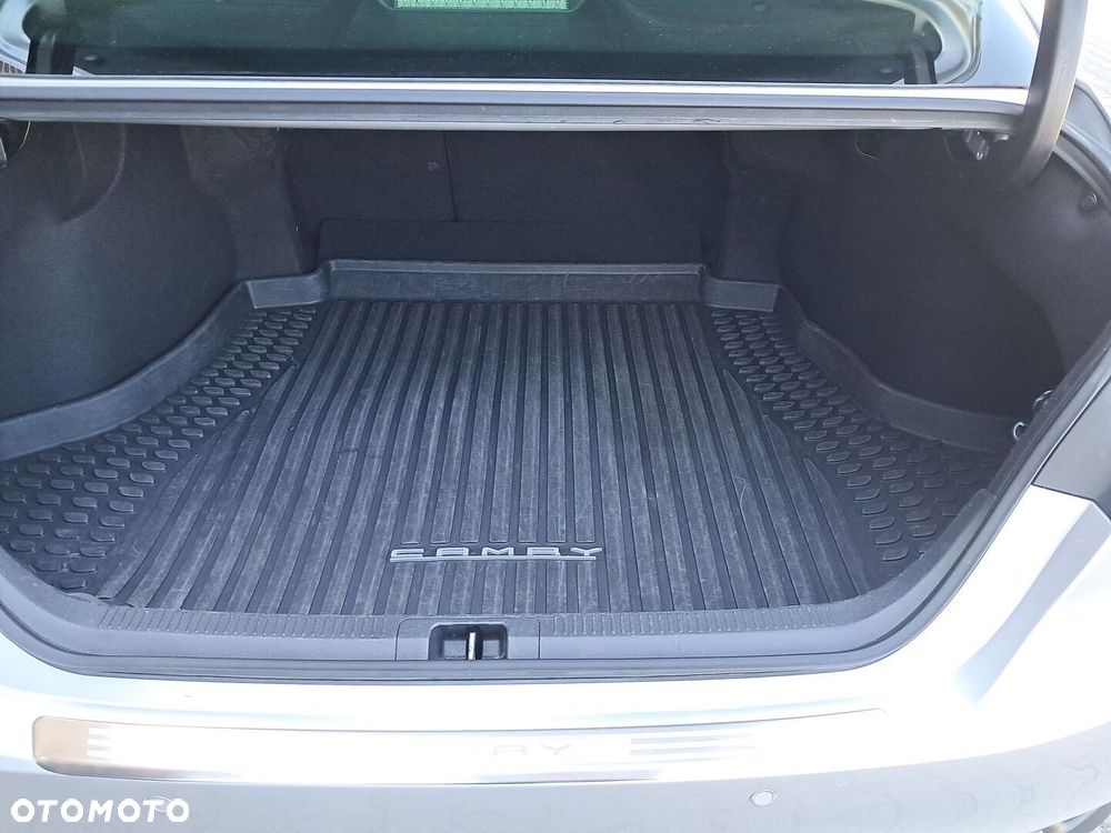 Toyota Camry 2.5 Hybrid Executive CVT - 22