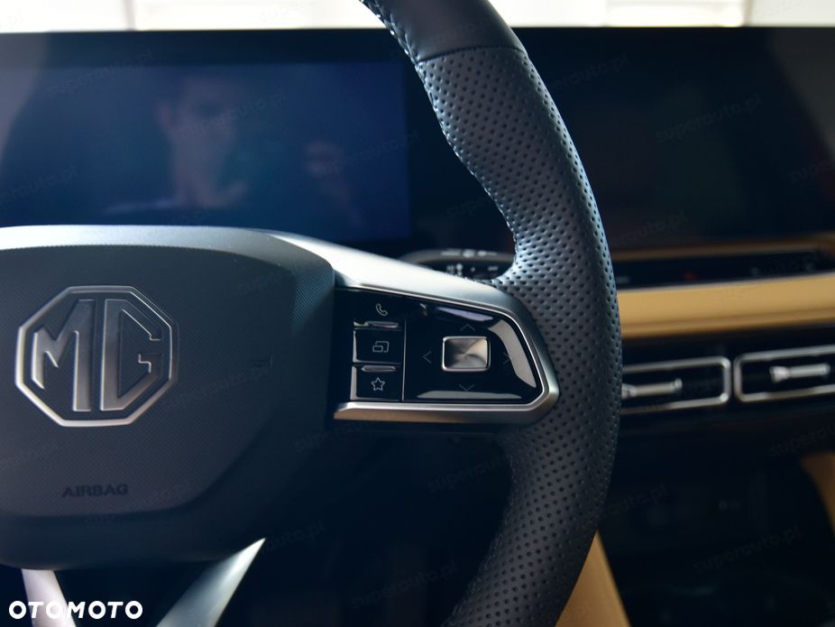 MG HS 1.5T HEV+ Exclusive - 11