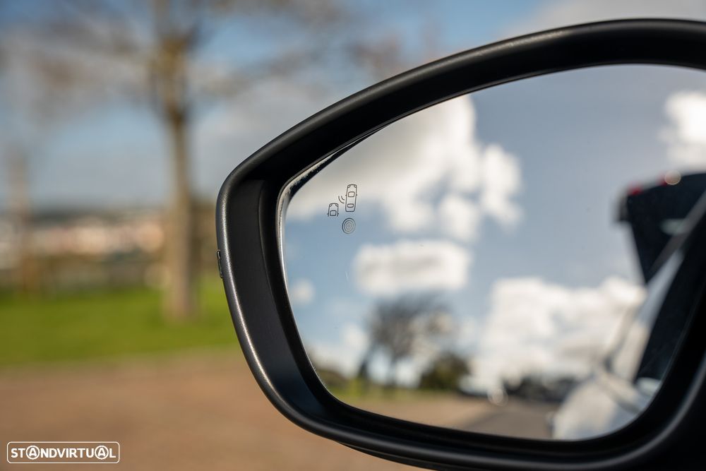 Peugeot e-2008 GT Pack - 12