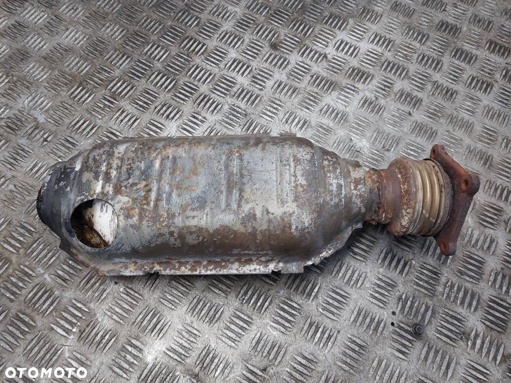 KATALIZATOR PUSTY CHRYSLER  VOYAGER III 2.4 16V - 2